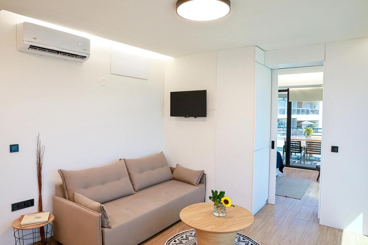 The First Key Luxury & Small Apartment In The Center Of Xanthi Exterior foto